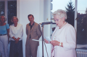 E Schumacher 2003 01 a y