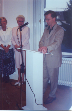 E Schumacher 2003 01 c y